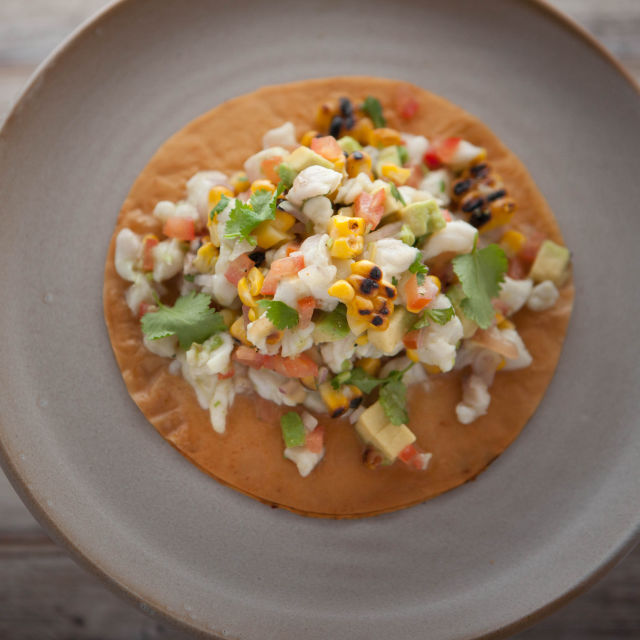 Тостада от точени кори със севиче