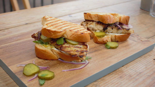 Бургери с тандури треска