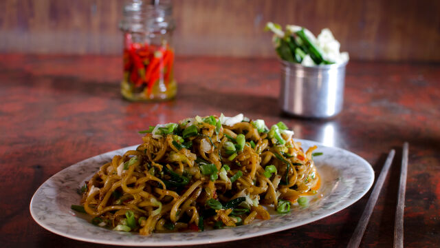 Вегетариански стир-фрай с оризови нудли