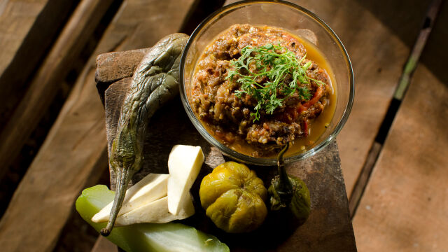 Пикантен доматен дип