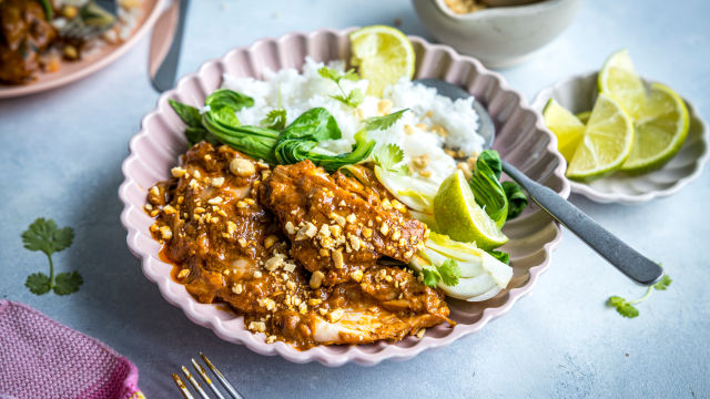 Пиле сатай с ориз и бок чой