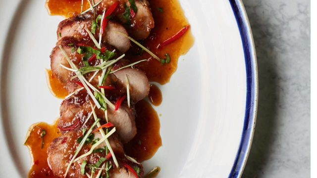 Лепкаво свинско със соев сос и джинджифил