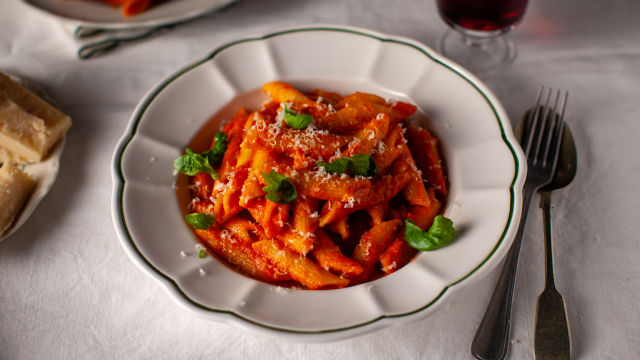 Пенне с доматен сос