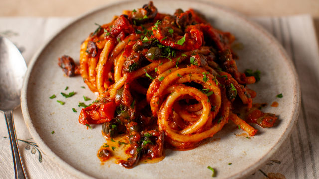 Букатини ала Путанеска