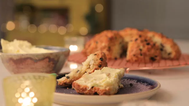 Хляб със сушени плодове