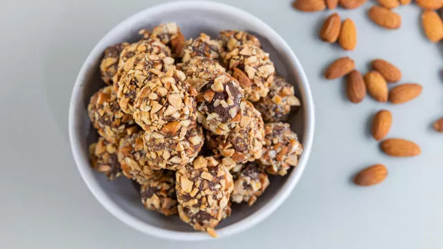 Бадемови трюфели