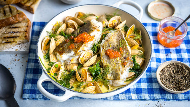 Миди и риба с грах и спанак