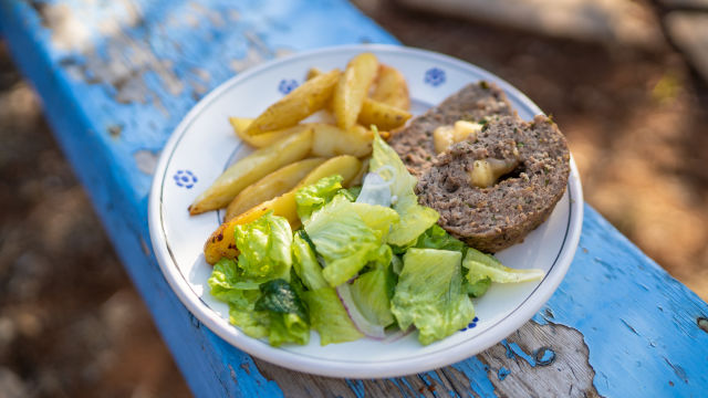 Пълнено месно руло от кайма