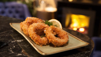 Prstenovi luka omotani slaninom