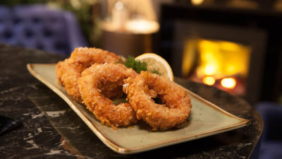 Prstenovi luka omotani slaninom