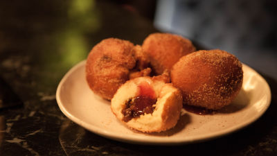 Krafne s polako pečenom svinjetinom