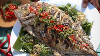 Roštiljani trevally (gof) sa sambal bajakom