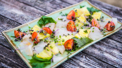 Sashimi od kraljevske skuše s ukiseljenom dinjom