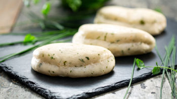 Kruščići sa svježim začinskim biljem