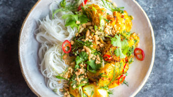 Riba s kurkumom i koprom na vijetnamski način