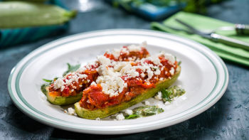 Tikvice sa sirom i salsa umakom