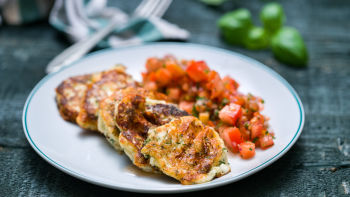 Popečci od skute s umakom od rajčice