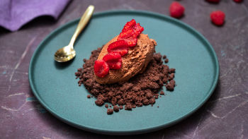 Čokoladni mousse s malinama