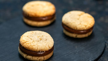 Keksići od oraha s kremom od kave