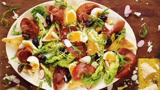 Salata s breasolom