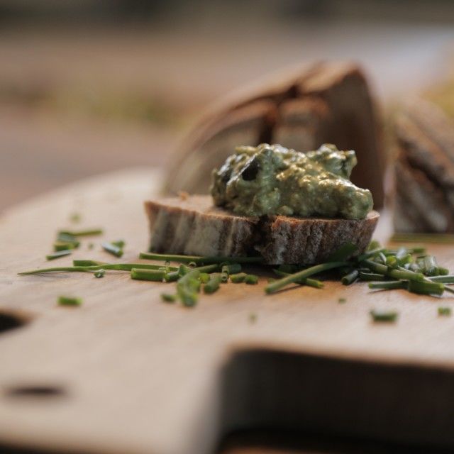 Namaz od medvjeđeg luka i svježeg sira