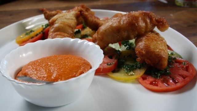 Trlja u pivskom tijestu s kečapom od rajčice