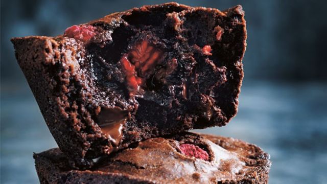 Pečeni čokoladni puding s malinama