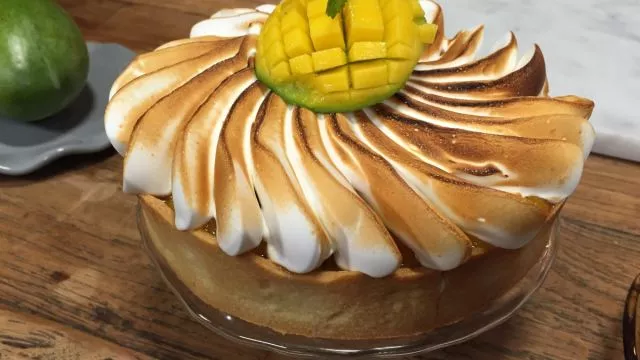 Pita od manga s pjenom od bjelanjaka