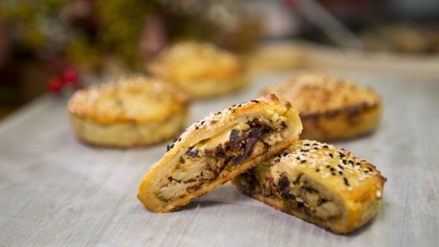 Mini pite sa cvjetačom i slaninom