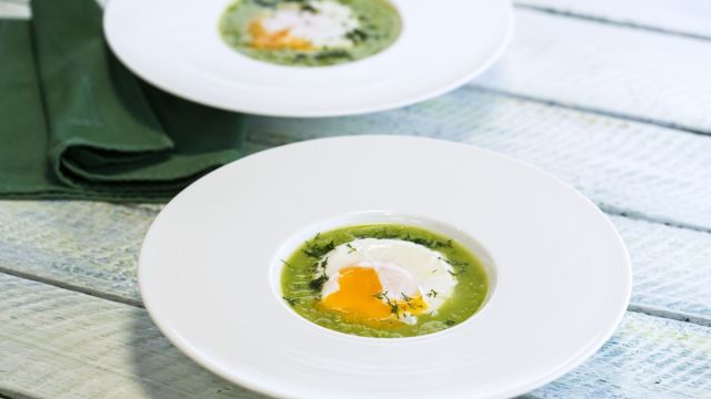 Juha od graha s poširanim jajima