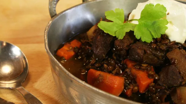 Janjeći paprikaš s chorizom od losa