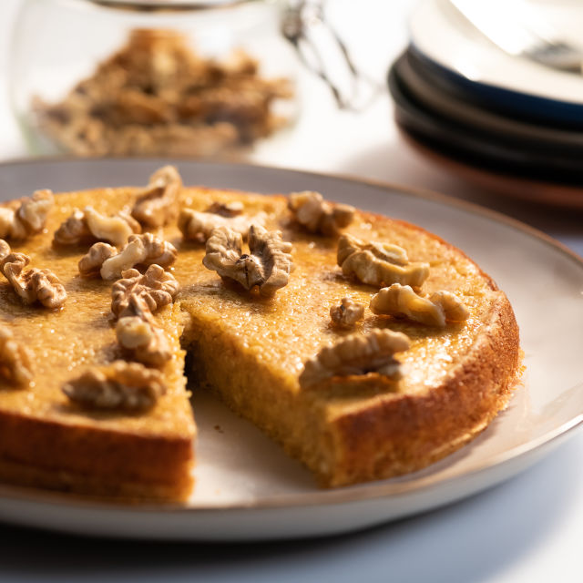 Torta od krem sira, cimeta i oraha