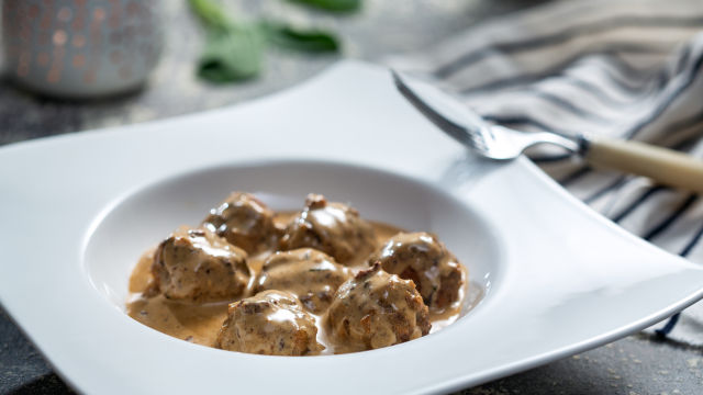 Juneće mesne okruglice u umaku od senfa