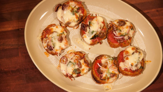 Pizza s malom salamom