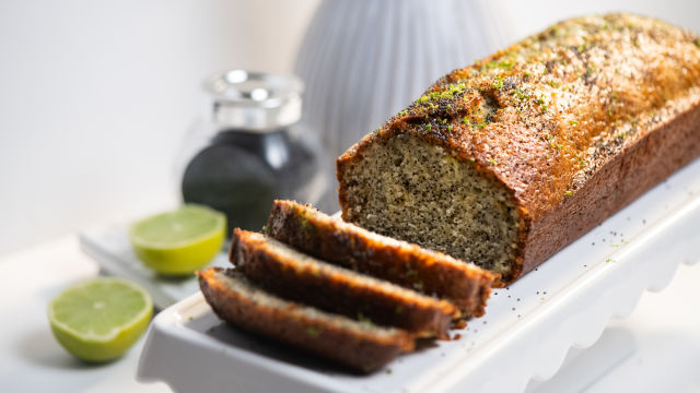 Kolač od jogurta i makovih sjemenki