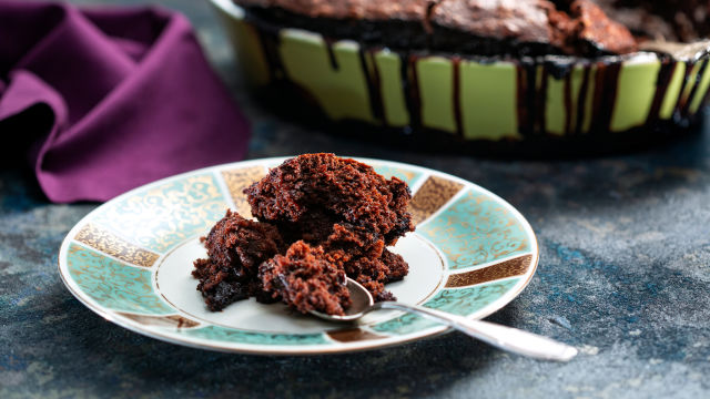 Topli čokoladni puding s rumom i cimetom