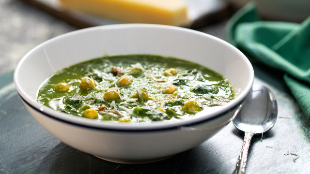 Juha od špinata i slanutka