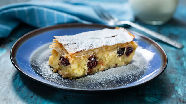 Slatka Banitsa s kremom od mlijeka