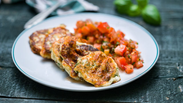 Popečci od skute s umakom od rajčice