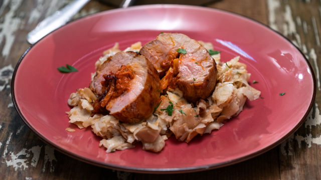 Punjeni svinjski kare i jufke s vrganjima