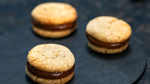 Keksići od oraha s kremom od kave