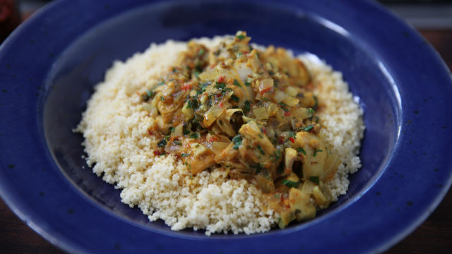 Kus-kus s piletinom u umaku od grejpa