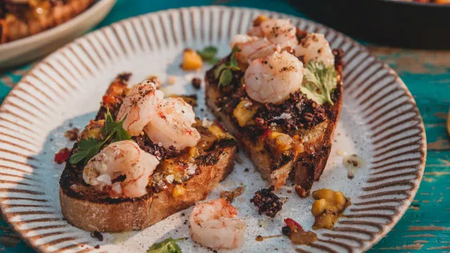 Kozice na žaru s mangom i krvavicom