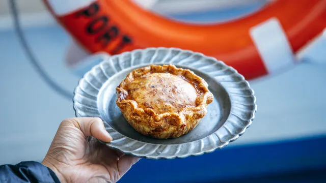 Goveđe pite sa sirnom korom