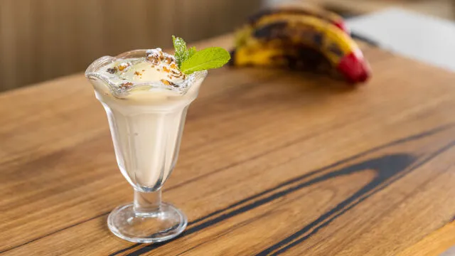 Banana i limoncello gelato, prženi orasi, limoncello krema