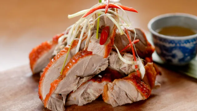 Patka pečena u fermentiranom tofuu (vit nuong chao)