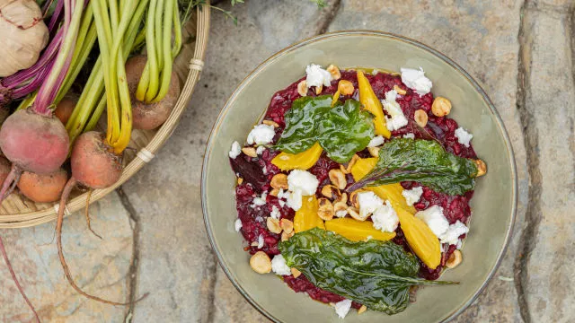 Rižoto od cikle s feta sirom i lješnjacima