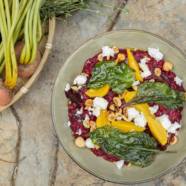 Rižoto od cikle s feta sirom i lješnjacima