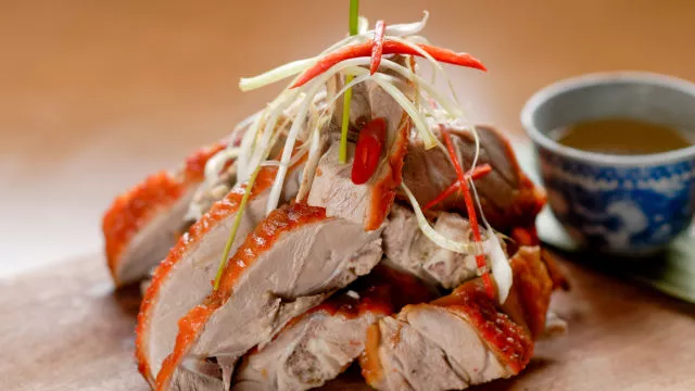 Patka pečena u fermentiranom tofuu (vit nuong chao)