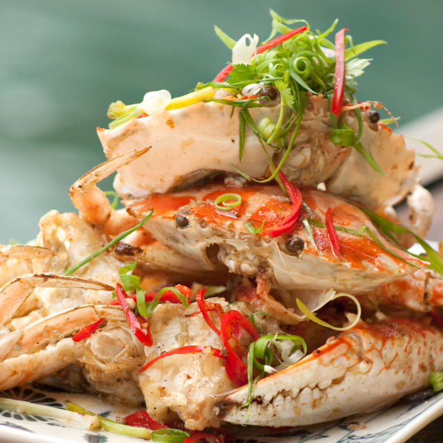 Crveni rak sa soli i paprom (cua rang muoi)